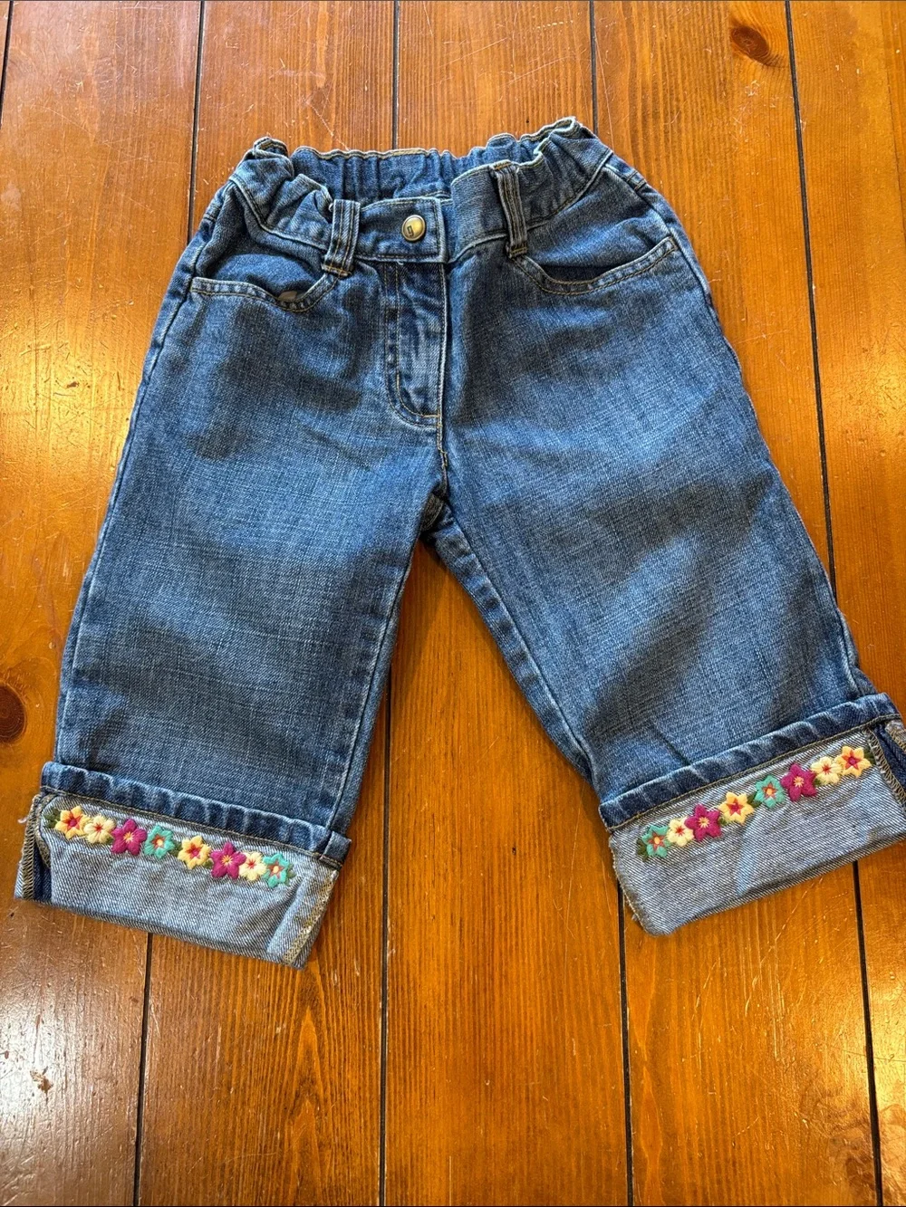 Gymboree Blue Denim Capri Jeans with Floral Cuff Embroidery Girls Size 4 GUC